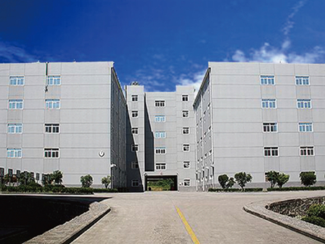 合肥卷煙廠二萬平方米片煙醇化庫(kù)工程榮獲安徽省建設(shè)工程“黃山杯”獎(jiǎng)